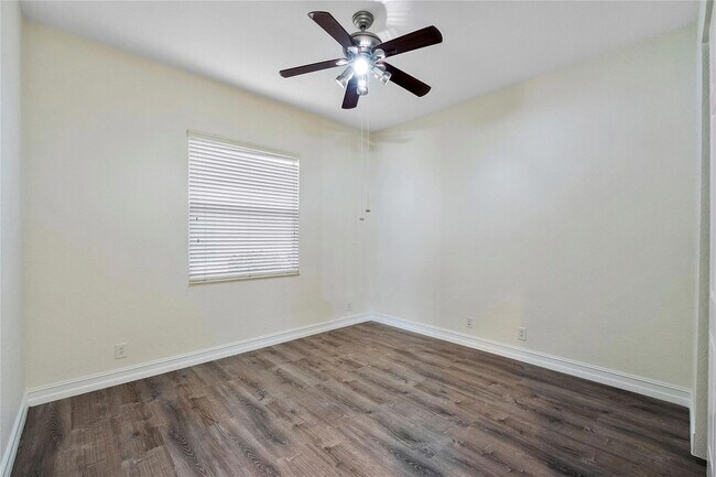 Building Photo - 8215 NW 125th Ln