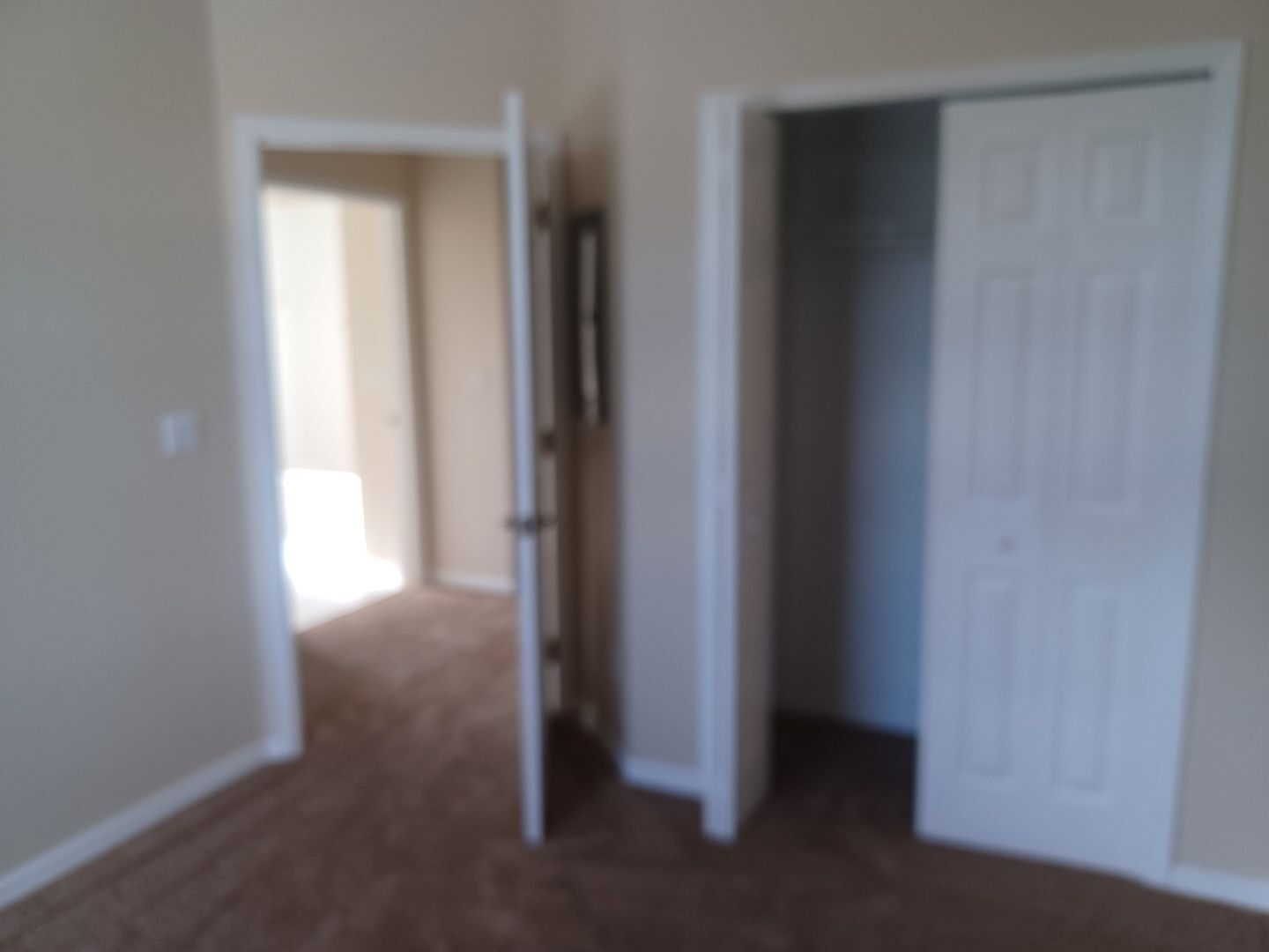 Building Photo - 3/2 Condo in gated community off Colonial Blvd