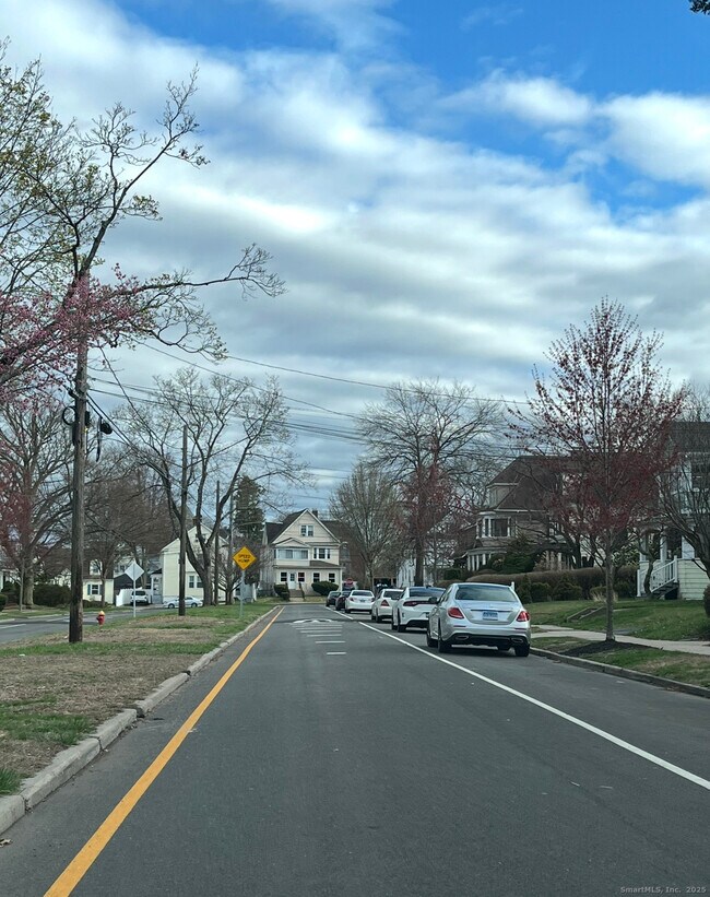 Building Photo - 267 Grandview Terrace