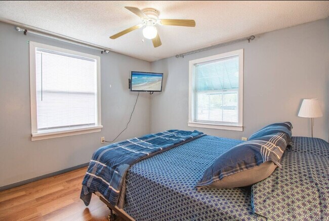 Building Photo - 1735 Grayson Dr