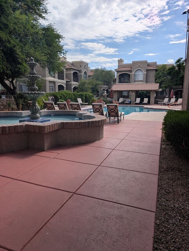 Building Photo - Boulders at La Reserve Condominiums in Oro...