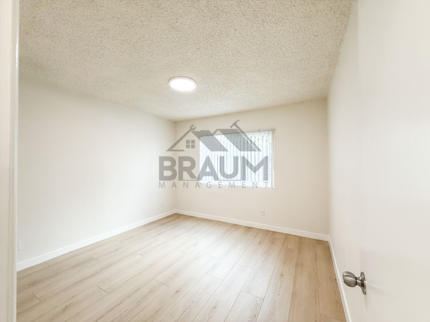 Building Photo - 6336 Tujunga Ave