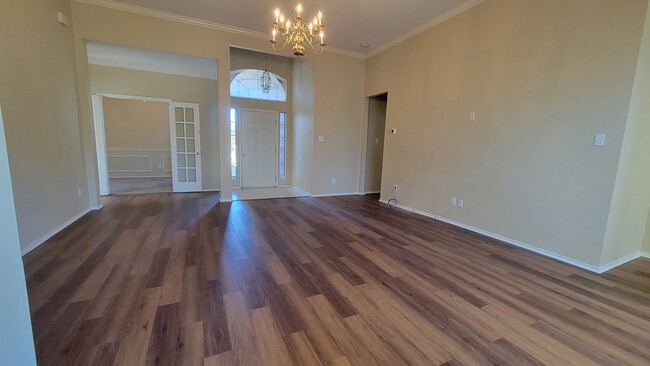 Building Photo - 1606 Jennifer Dr