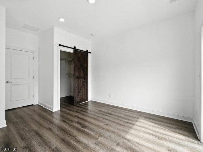 Building Photo - 701 Abbe Rd