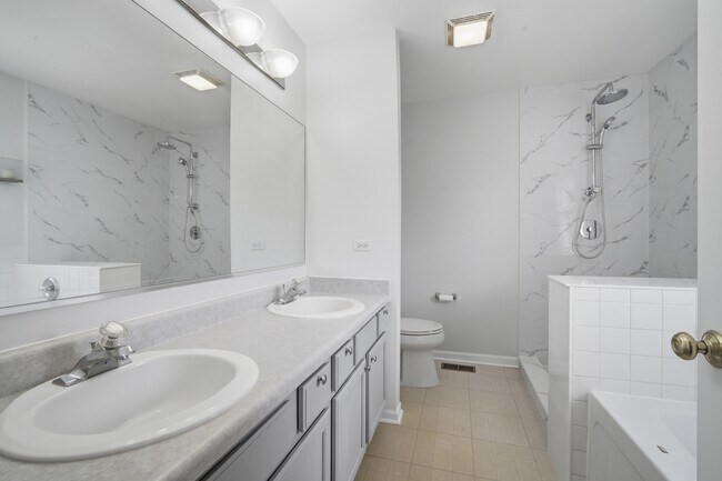 Building Photo - 611 Lakeridge Ct