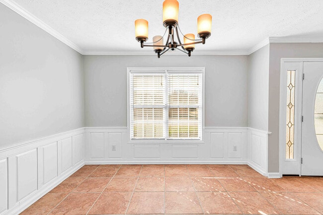 Building Photo - 302 Altavista Loop