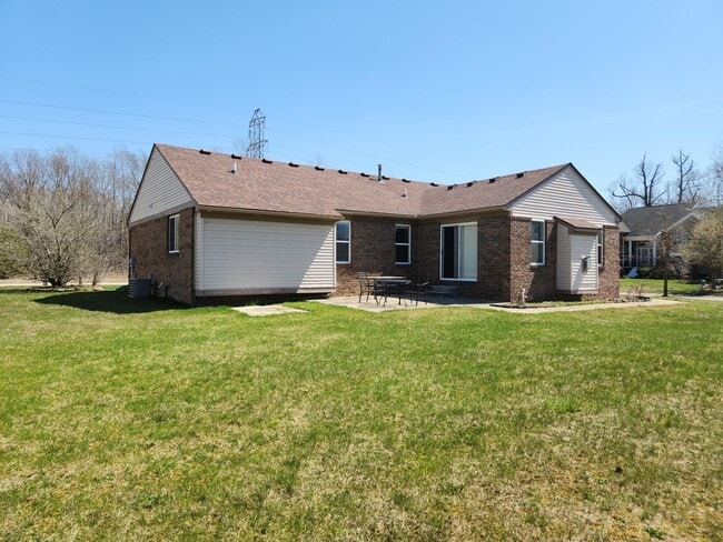 Building Photo - 7980 Amber Dr