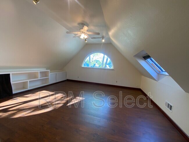 Building Photo - 1686 Somerset Pl