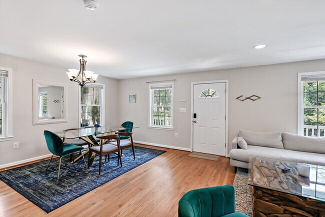 Building Photo - 2021 Washington Blvd