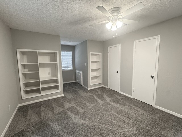 Building Photo - 3131 Mosby Dr