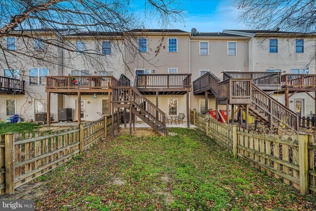 Building Photo - 27 Fiser Ln