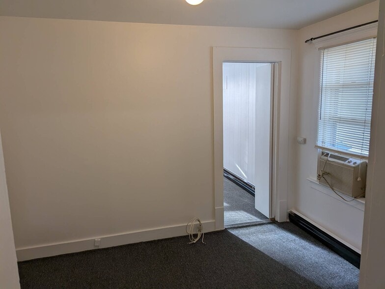 Building Photo - 42 Quaid Ave