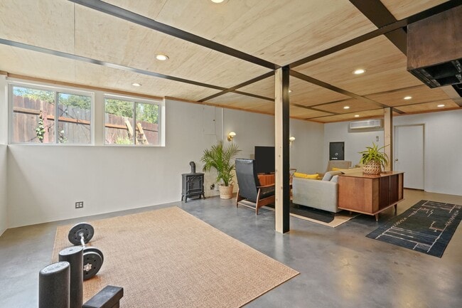 Building Photo - 21549 Summit Trail
