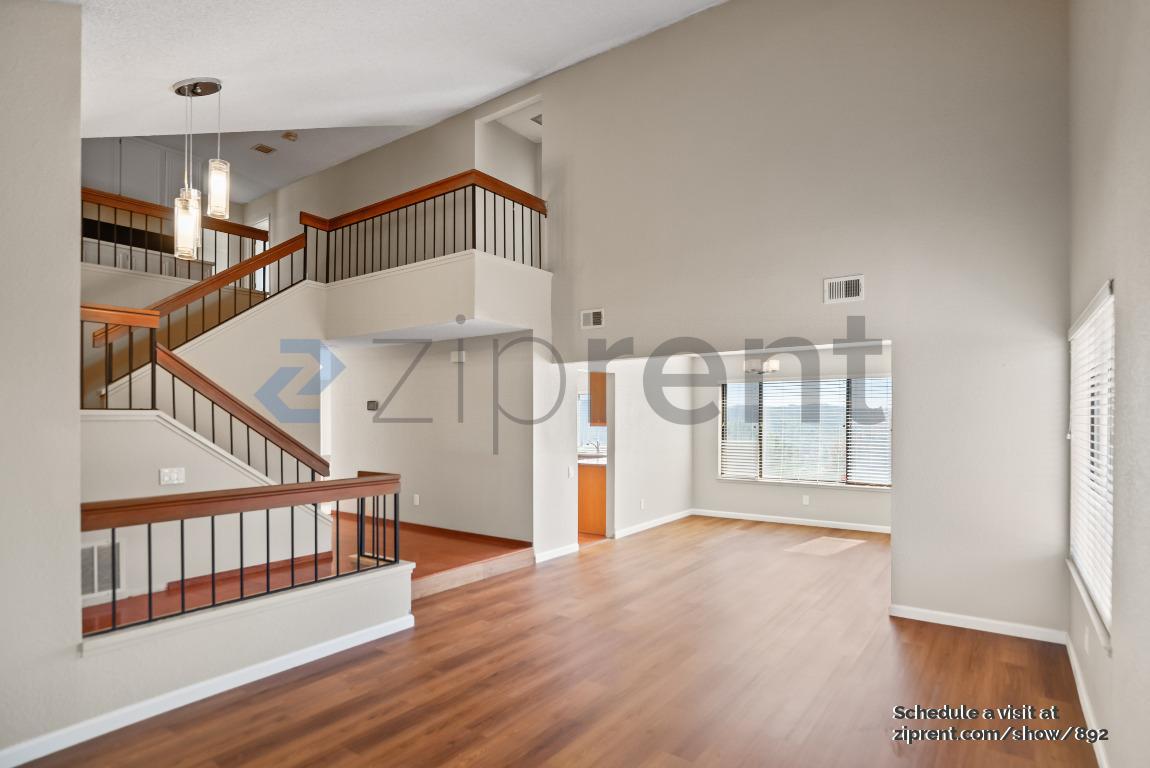 Building Photo - 3700 Hidden Springs Ct