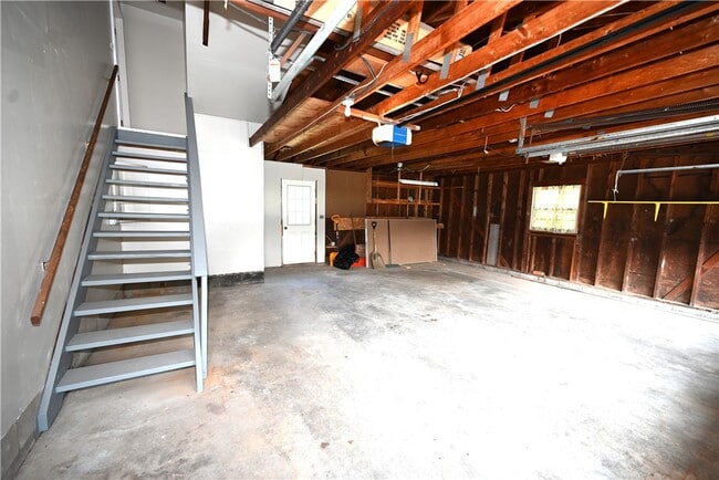 Building Photo - 1093 Washington St