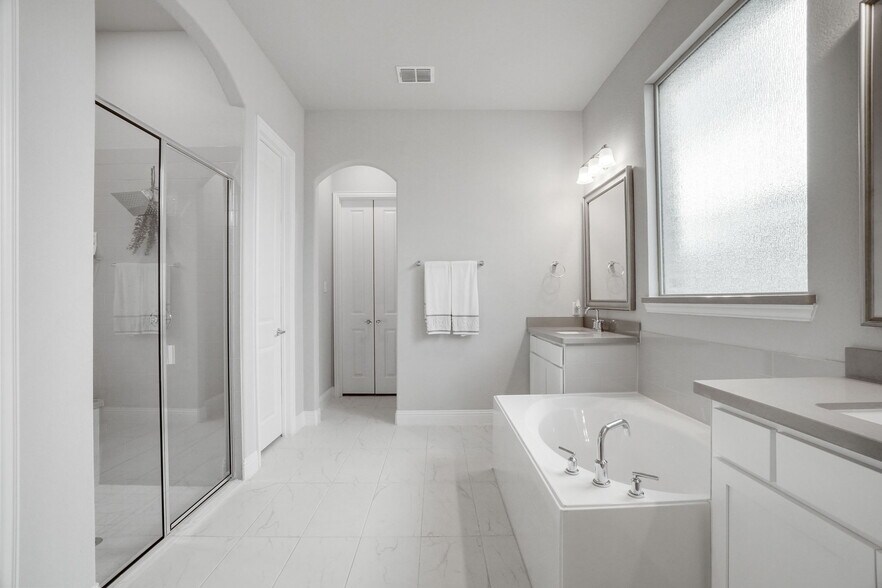 Building Photo - 309 Dove Falls Dr