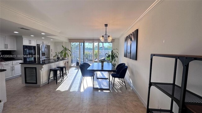 Building Photo - 903 NE 27th Ave