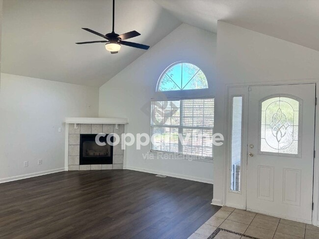 Building Photo - 700 4th St