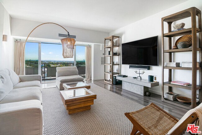 Building Photo - 1155 N La Cienega Blvd