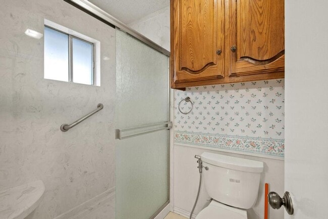 Building Photo - Charming 3-Bedroom Home with Garden Oasis