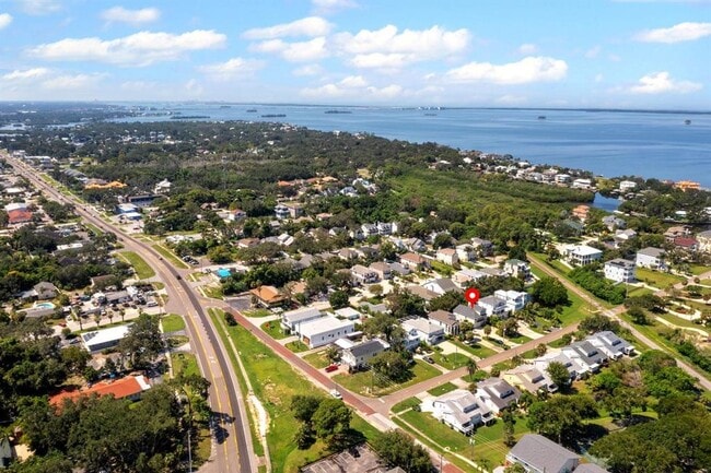 Building Photo - 506 Oceanview Ave