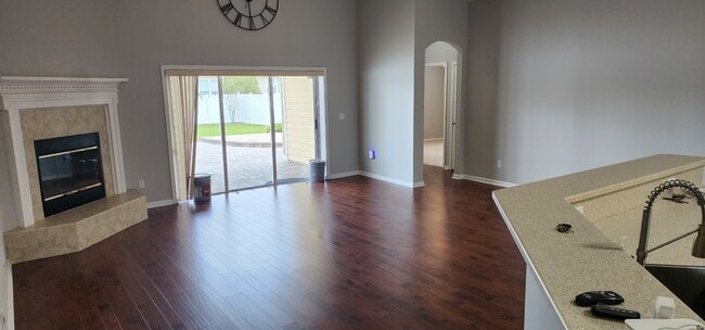 Building Photo - 3051 Tower Oaks Dr