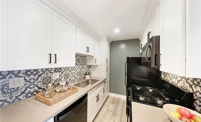 Building Photo - Amazing and Wonderful one bedroom Apartment .