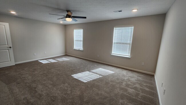 Building Photo - 61 Snapdragon Dr