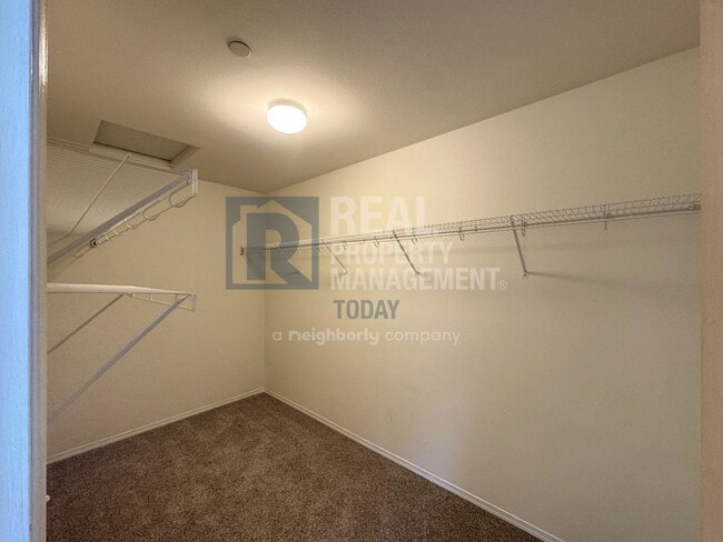 Building Photo - Charming 3-Bed, 2.5-Bath DuPont Home Near JBLM!