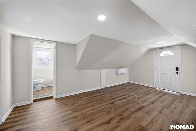 Building Photo - Charming Duplex 2BR + Upstairs 1BR Studio