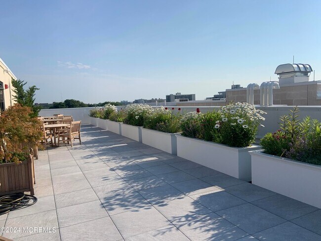 Building Photo - 57-61 Brighton Avenue Unit 301