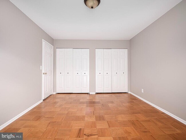 Building Photo - 211 Crocker Dr