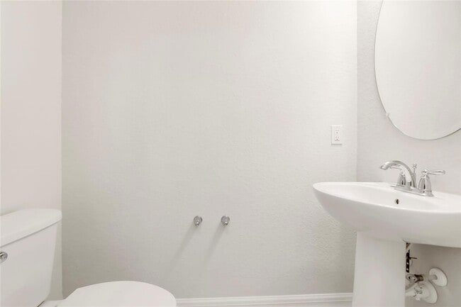 Building Photo - 4828 Chantilly Rd