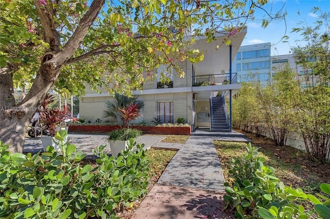 Building Photo - 1685 Jefferson Ave