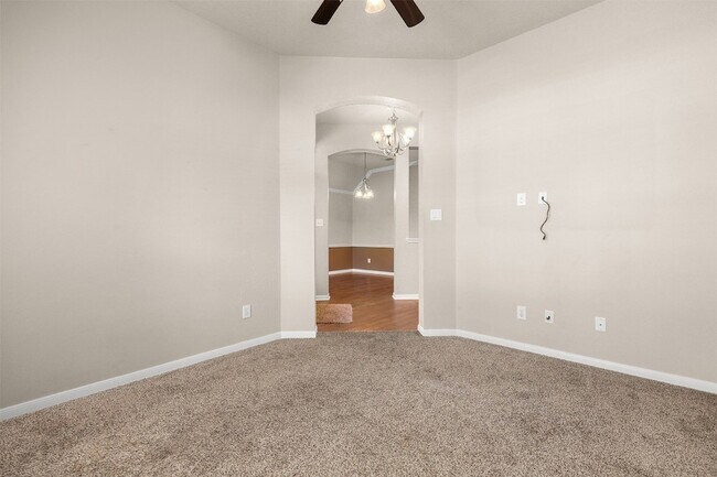 Building Photo - 3715 Crescent Dr