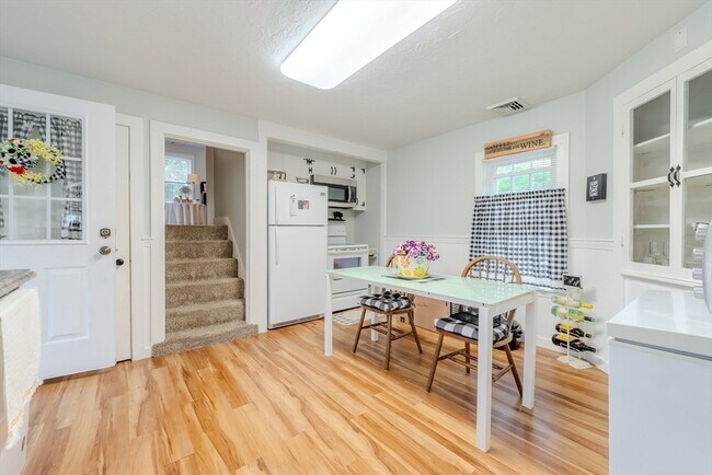 Building Photo - 9 Beach St