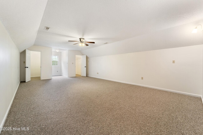Building Photo - 139 Hewitt Rd