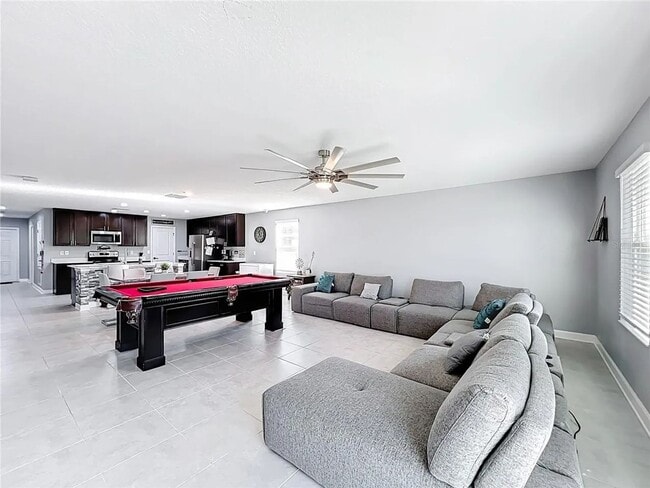 Building Photo - 744 Simone Ct