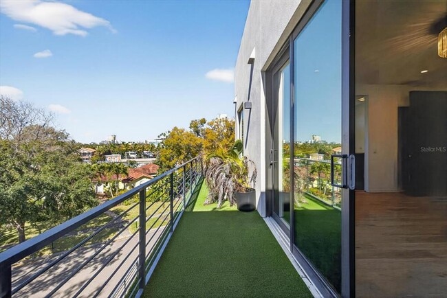 Building Photo - 94 W Davis Blvd