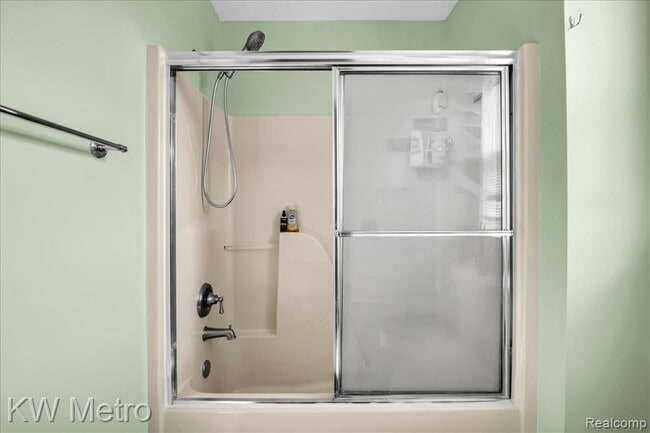 Building Photo - 7696 Henley Dr