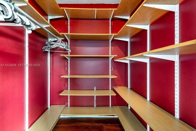 Building Photo - 19999 E Country Club Dr