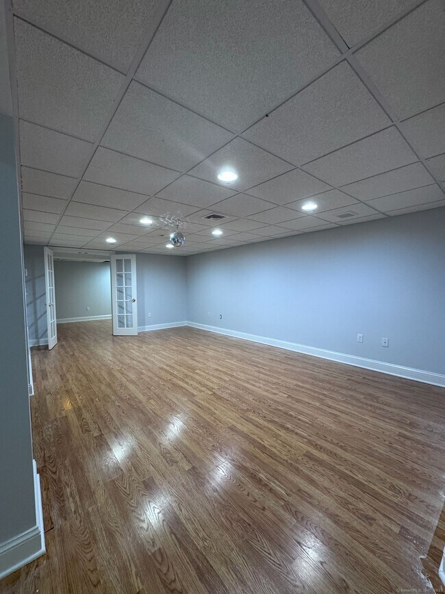 Building Photo - 8 Ellsworth Pl