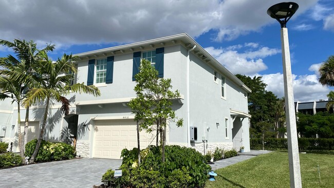 Building Photo - 4416 Hammock Grove Dr