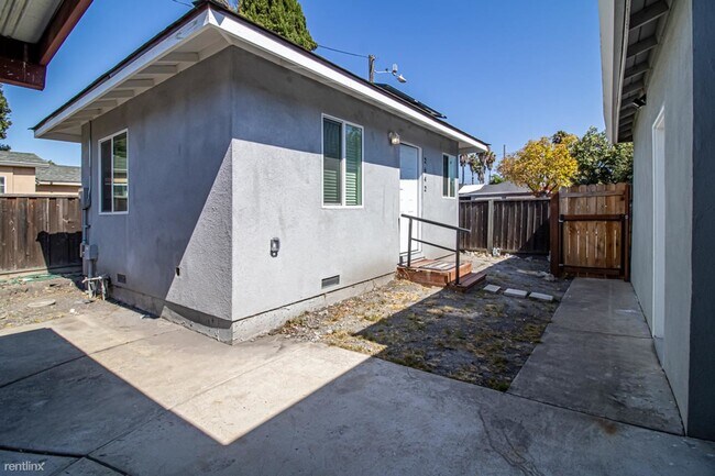 Building Photo - 1 br, 1 bath House - 2642 CASTELLO WAY Sle...