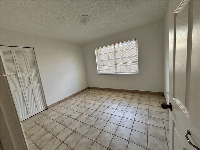 Building Photo - 1668 N Goldeneye Ln