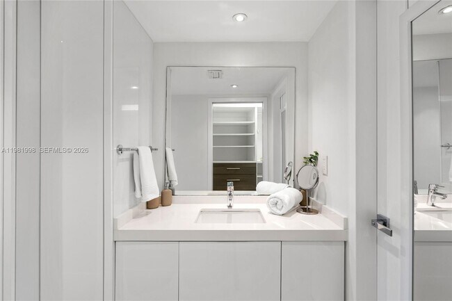 Building Photo - 177 Ocean Ln Dr