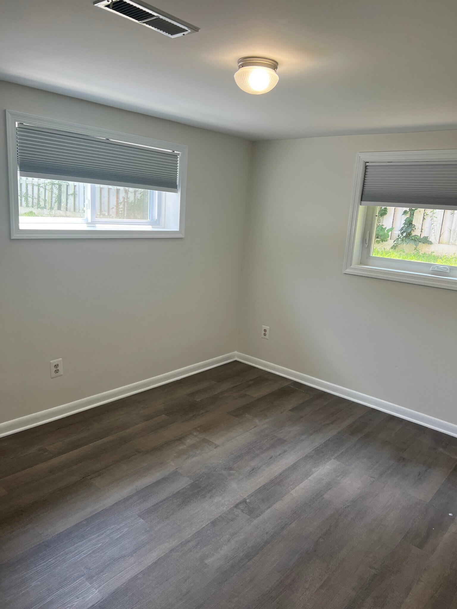 Building Photo - 7441 Convair Dr