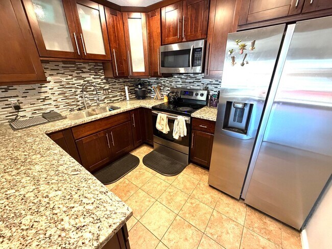 Building Photo - Desirable Home in Lincoln Village – A must see!