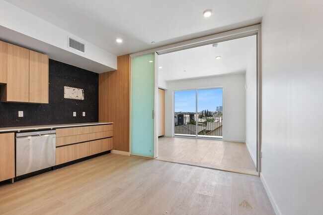 Building Photo - BRAND NEW CONSTRUCTION - Move-In Special 8...