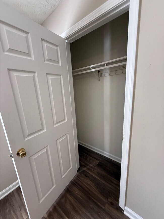 Building Photo - 265/267 Vincent Dr